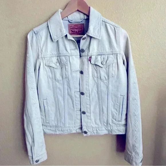 Levi Strauss & Co Light Wash Denim Jacket - Picture 2 of 5